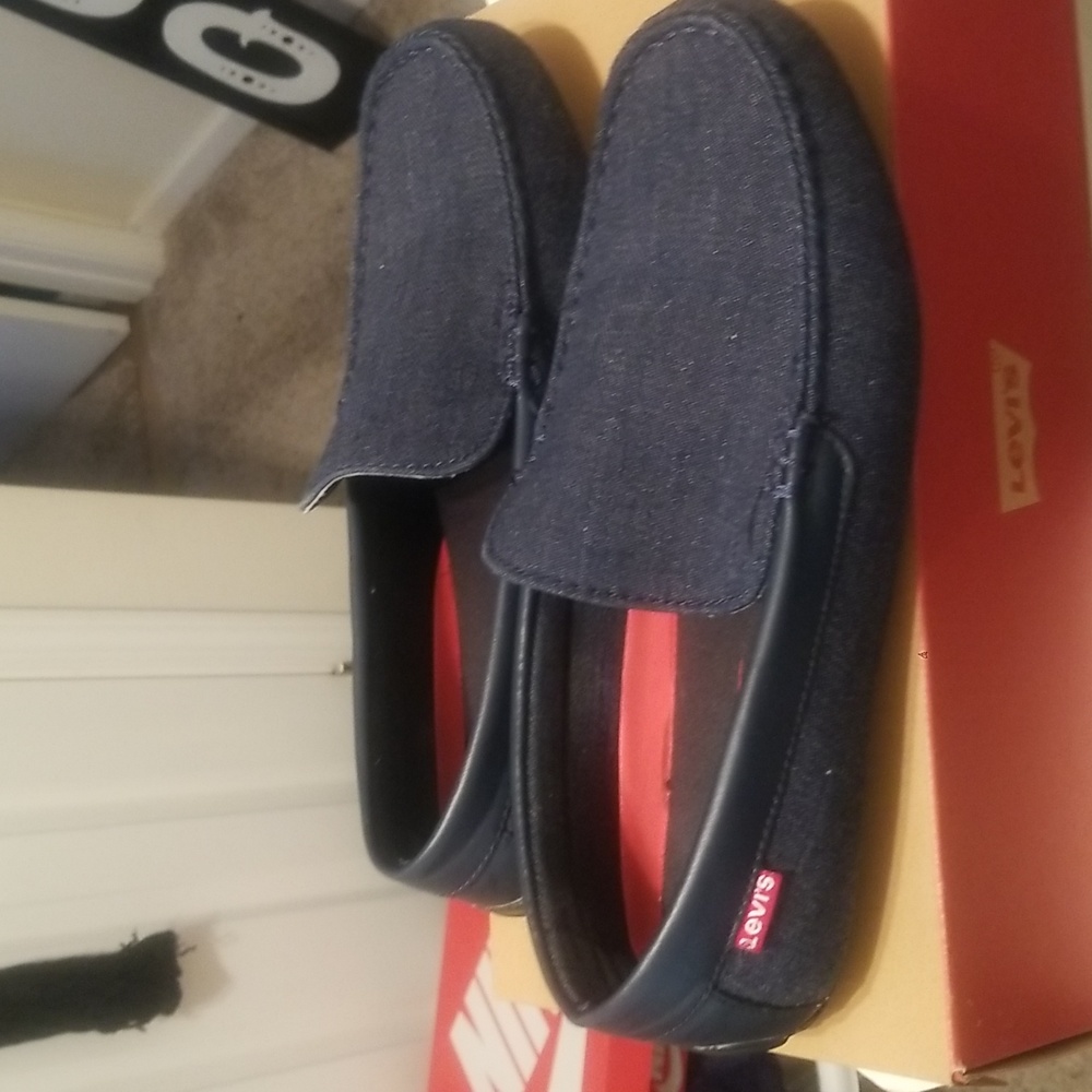 Shoes - Picture 3 of 8